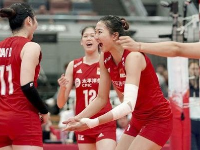 中国女排VS美国女排：巅峰对决，荣耀之战